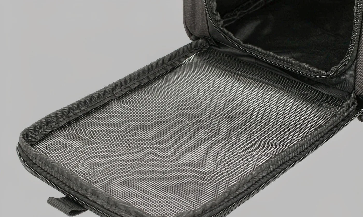 Bottom Handle: Lift from Bottom - Custom Pet Carrier - detail view supplied by QUANZHOU JUNYUAN BAGS